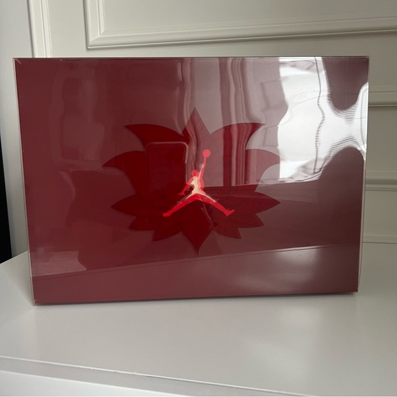 Limited Edition Jordan 37 Low Lift Up (Women’s) size 9.5 - Picture 10 of 10